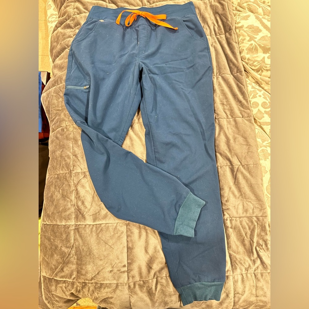 Figs’ Zamora scrub jogger pant, women’s, Teal w orange waist tie, M